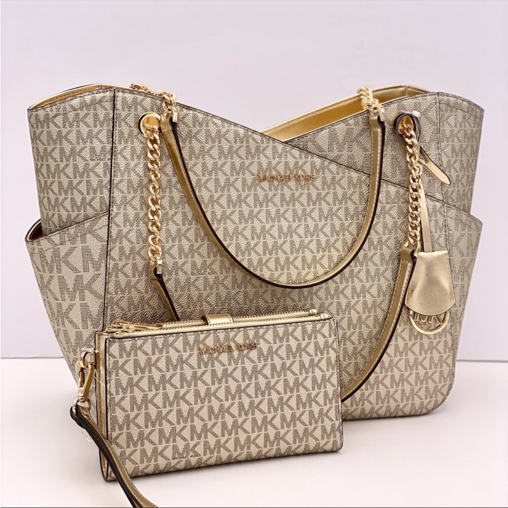 Michael Kors Large Chain Shoulder Bag and Wallet Set - Picture 5 of 11